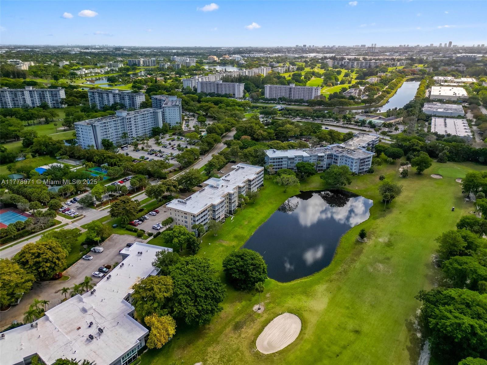 NO 102 PALM-AIRE COUNTRY - Residential