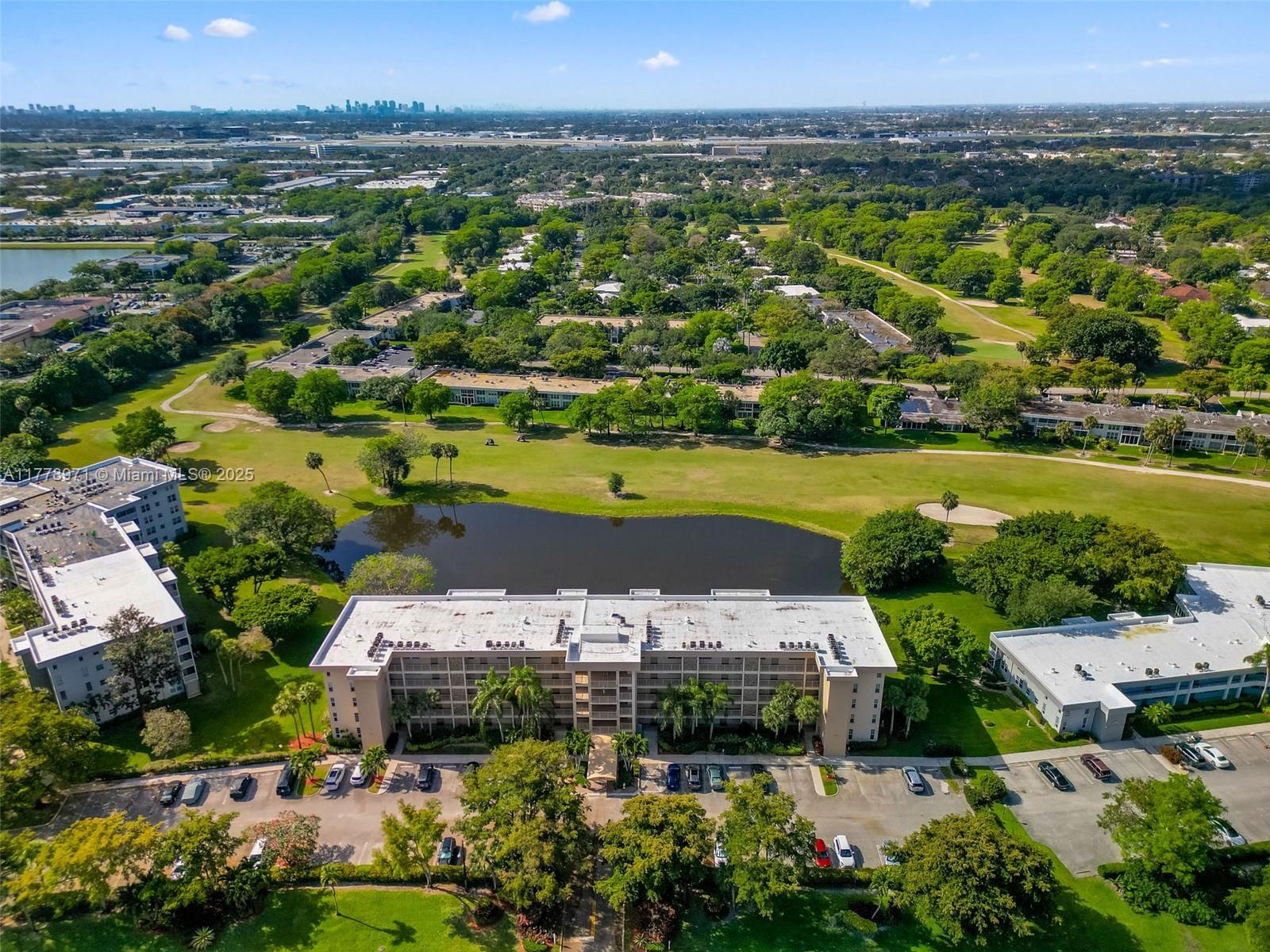 NO 102 PALM-AIRE COUNTRY - Residential