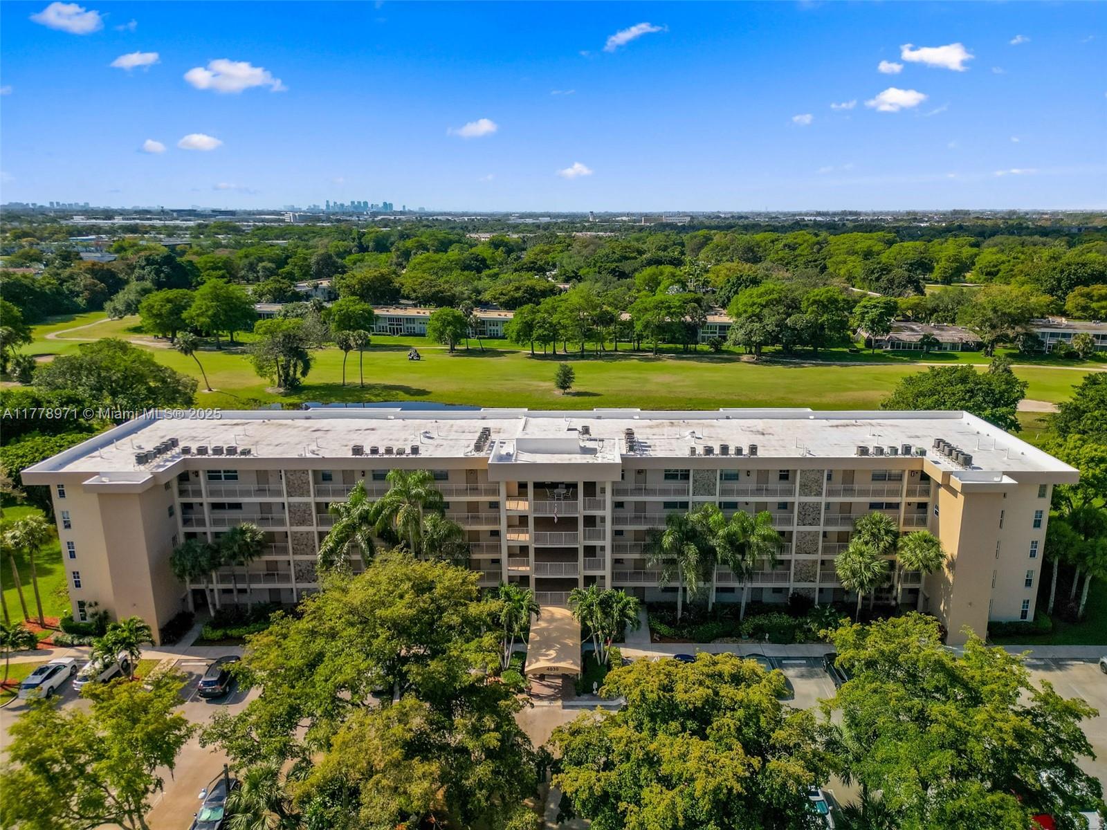 NO 102 PALM-AIRE COUNTRY - Residential