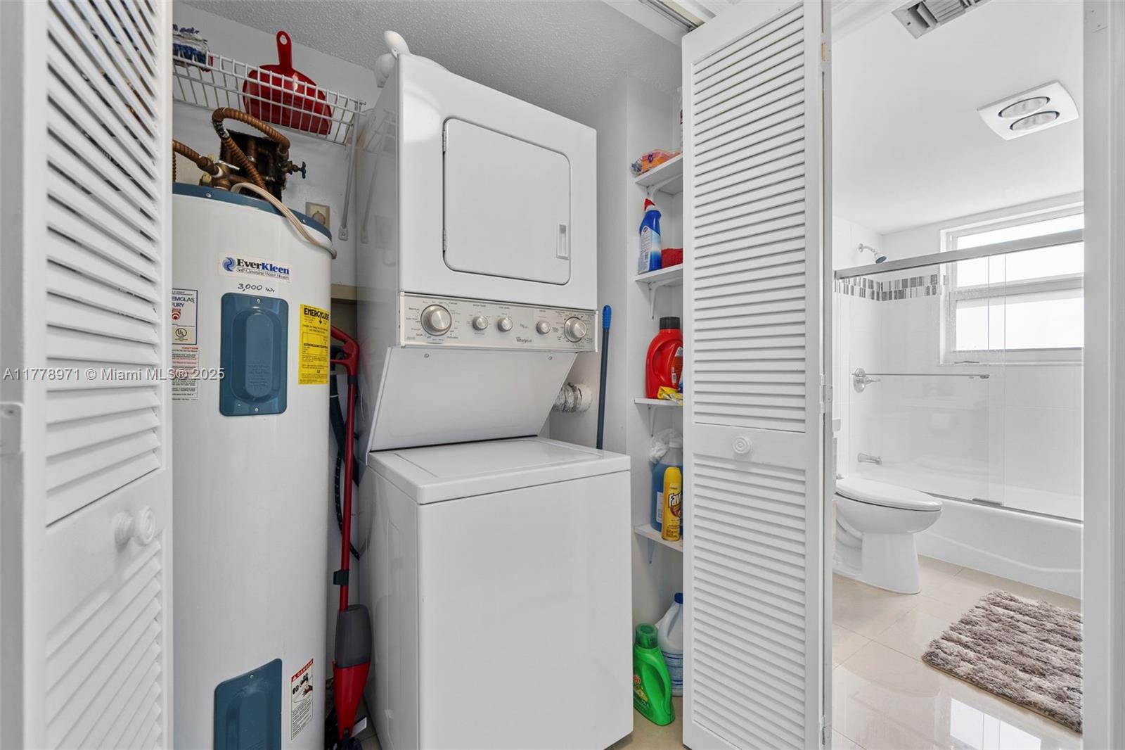 NO 102 PALM-AIRE COUNTRY - Residential