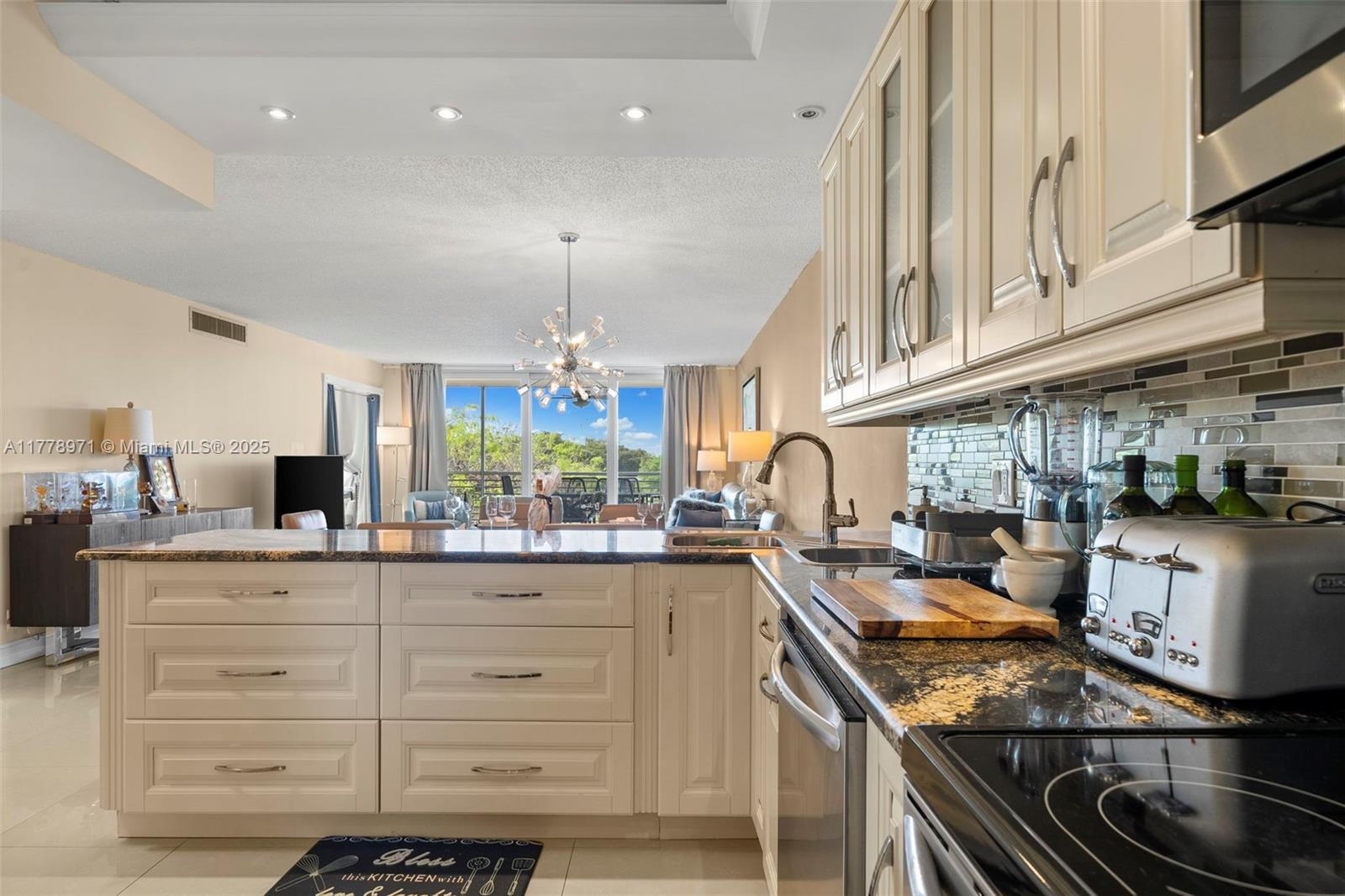 NO 102 PALM-AIRE COUNTRY - Residential