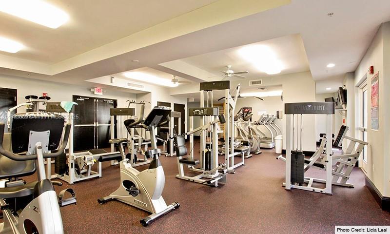 BEAUTIFUL CONDO IN THE HEART OF AVENTURA, NEW FLOOR, NEW APPLIANCE, JUST UPDATE RENOVATED, ON THE TOP FLOOR, QUIET STREET. THE BUILDING SHARE THE BEAUTIFUL CANNEL WITH THE BOAT SLIP.