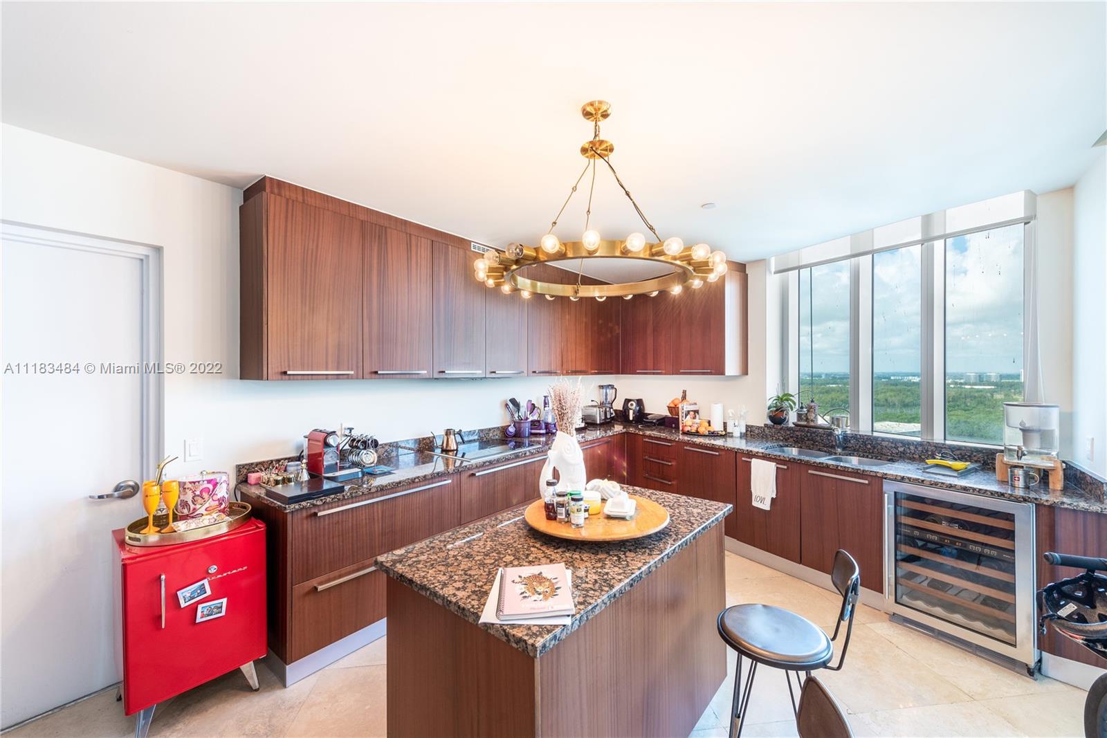 TDR TOWER III CONDO - Residential