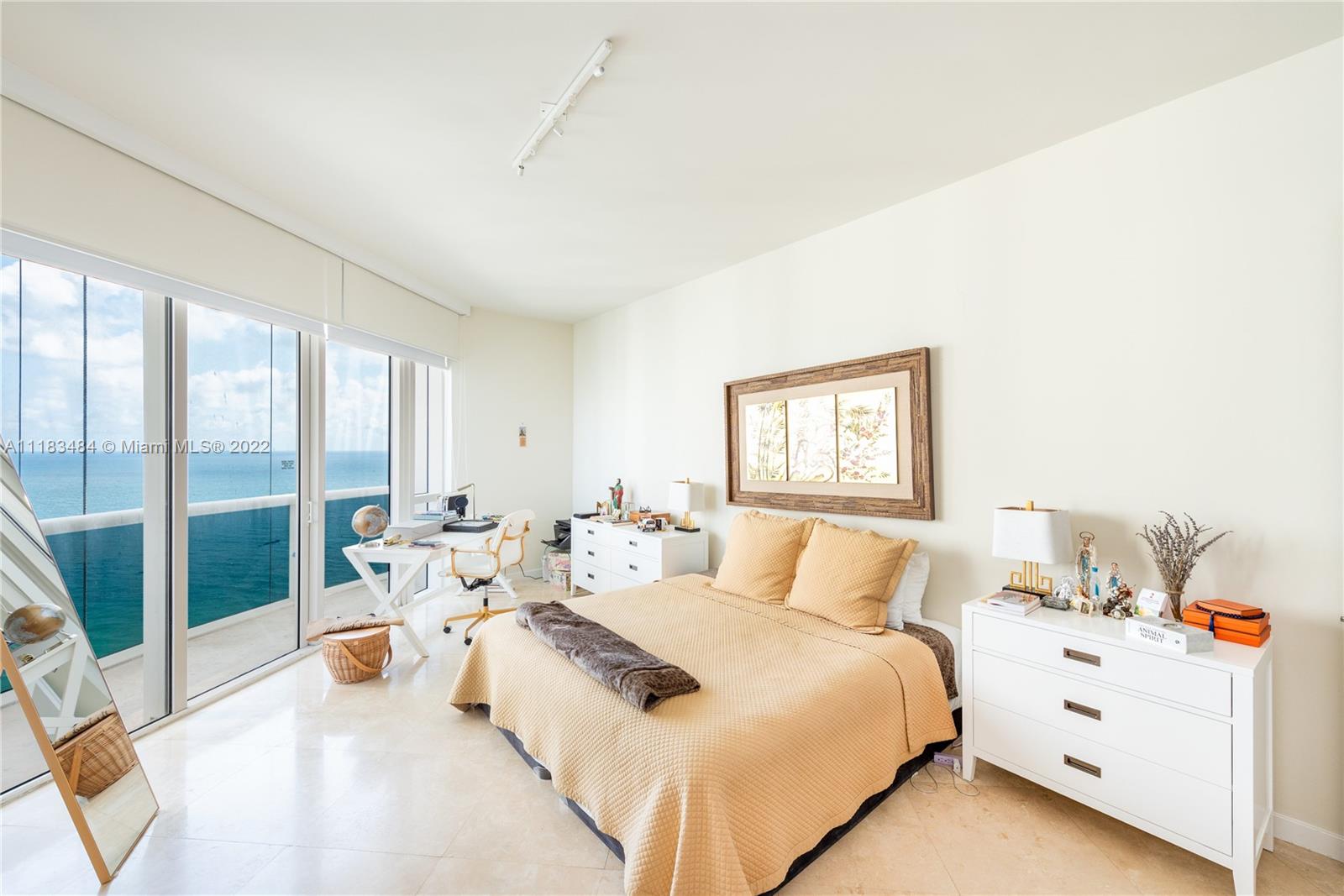 TDR TOWER III CONDO - Residential
