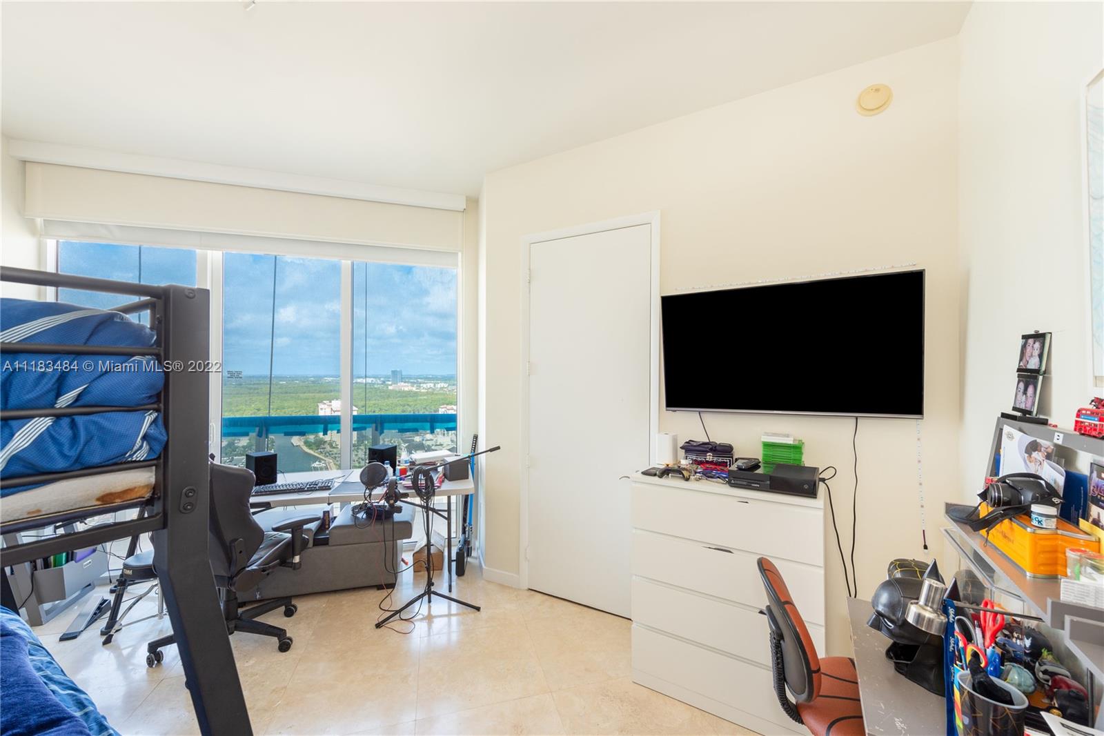 TDR TOWER III CONDO - Residential