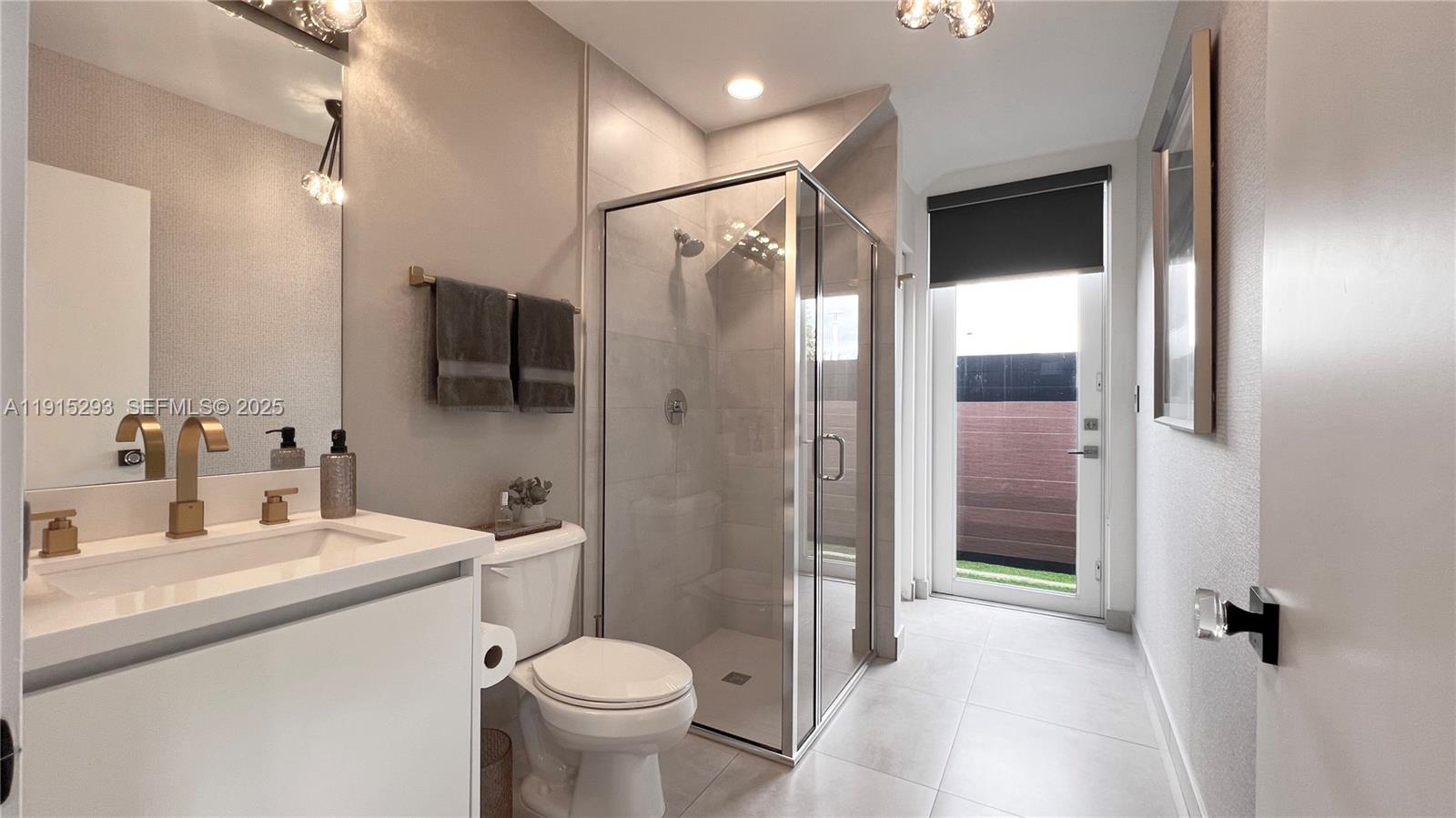 DORAL PALMS SOUTH - Residential Lease