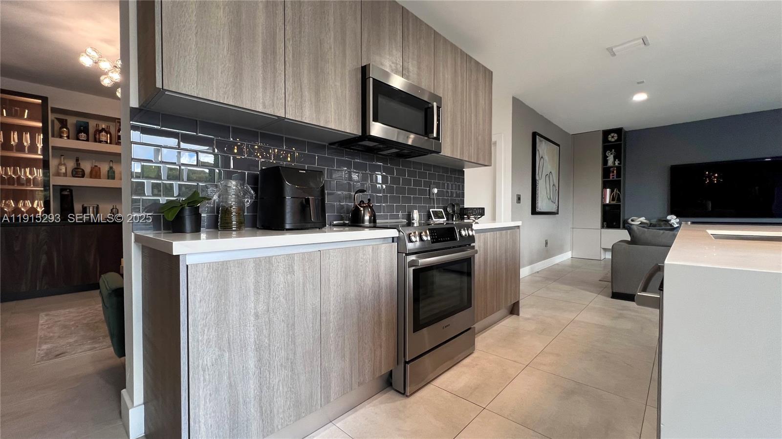 DORAL PALMS SOUTH - Residential Lease