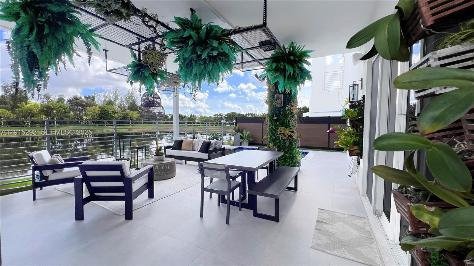 DORAL PALMS SOUTH - Residential Lease