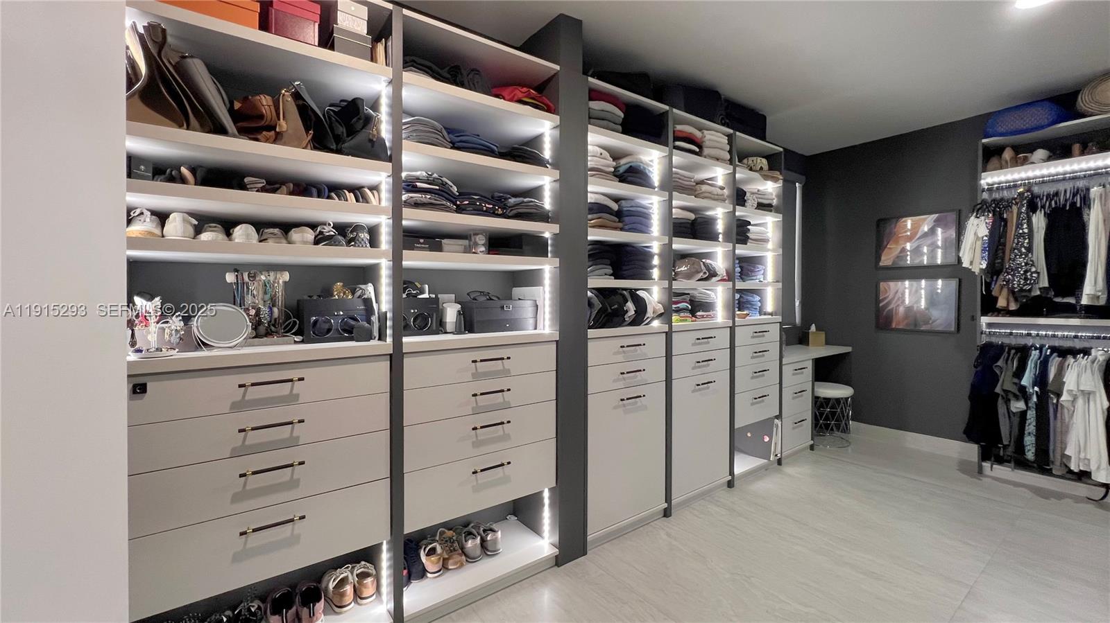 DORAL PALMS SOUTH - Residential Lease