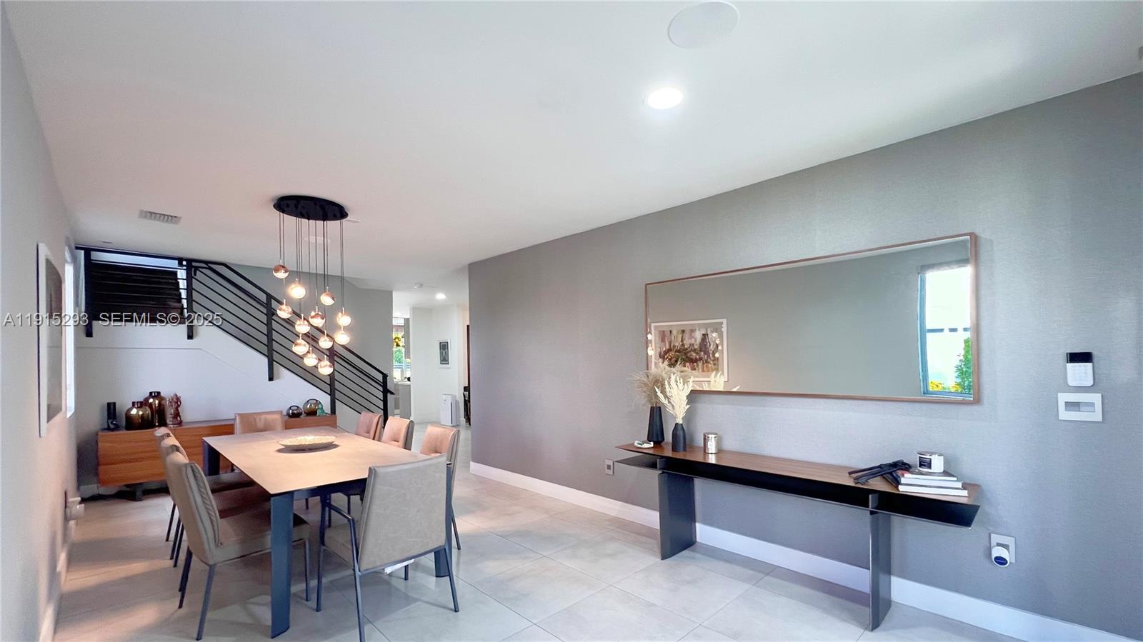 DORAL PALMS SOUTH - Residential Lease