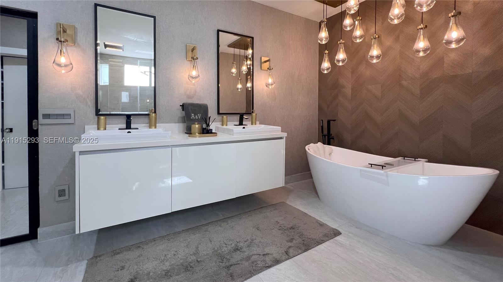 DORAL PALMS SOUTH - Residential Lease