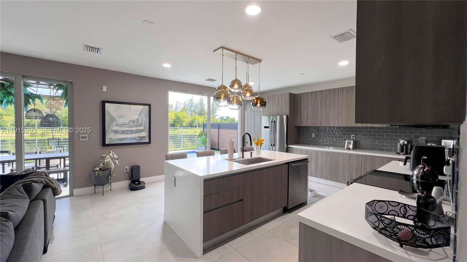 DORAL PALMS SOUTH - Residential Lease