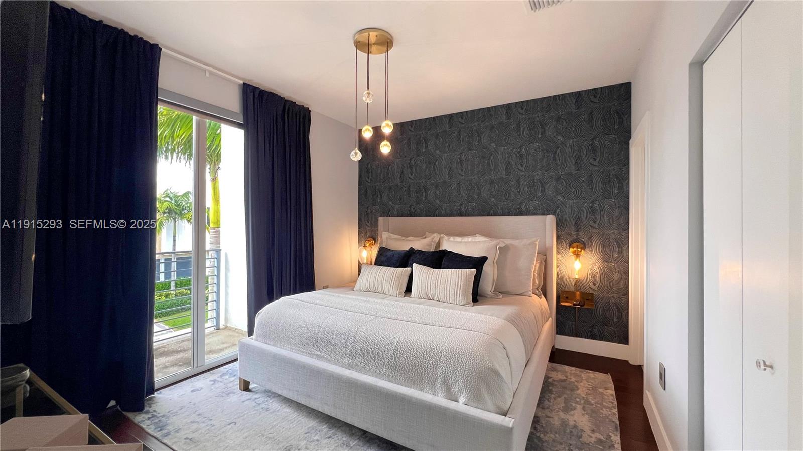 DORAL PALMS SOUTH - Residential Lease