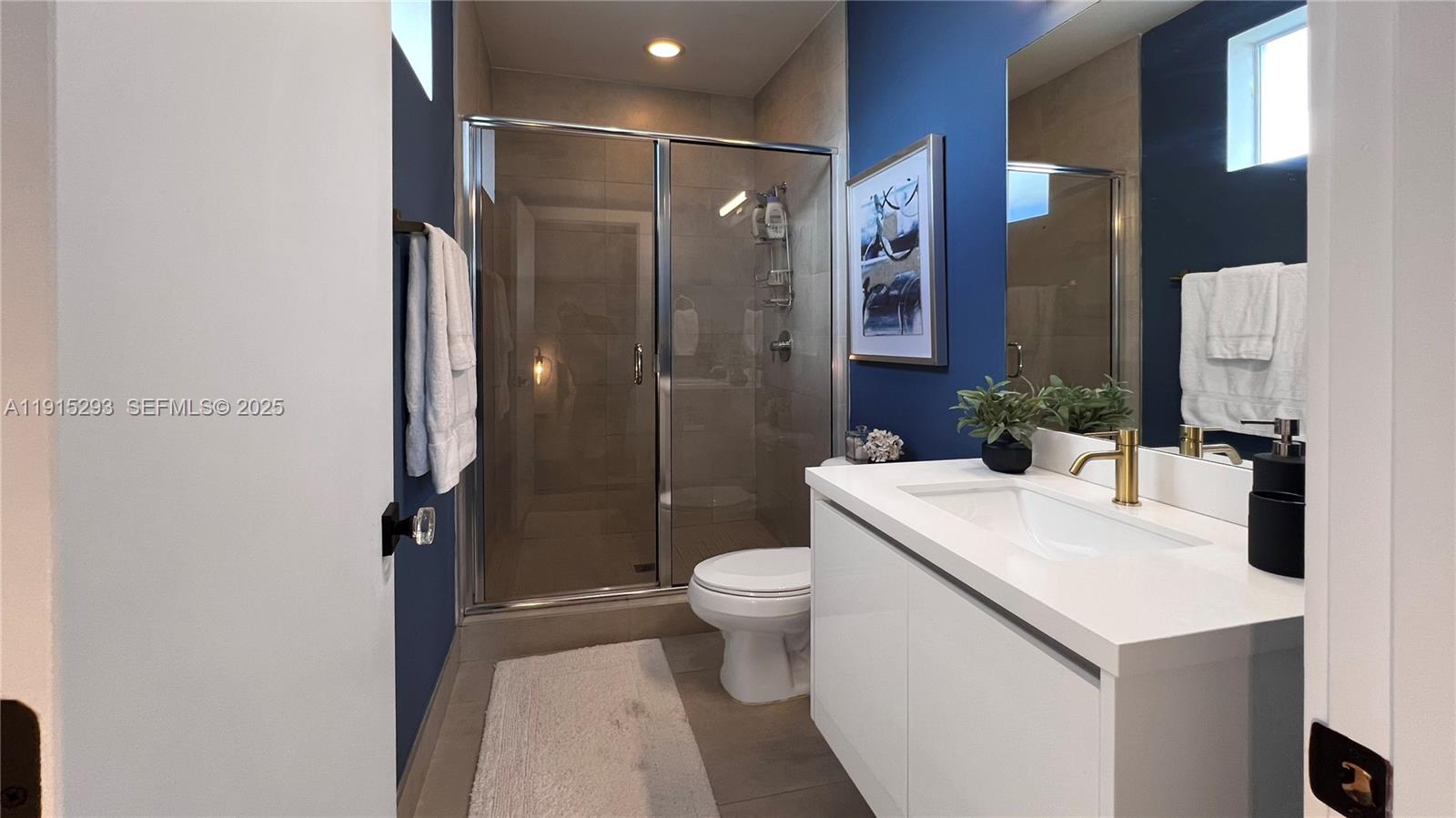 DORAL PALMS SOUTH - Residential Lease