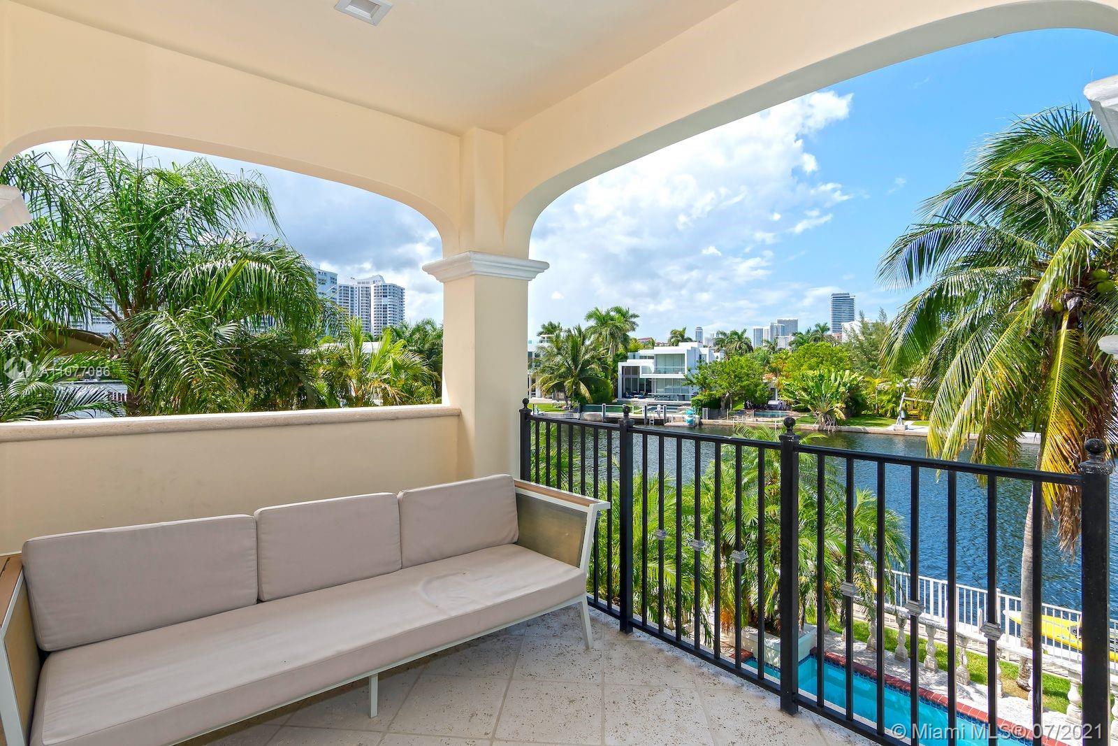 GOLDEN BEACH SEC E - Residential