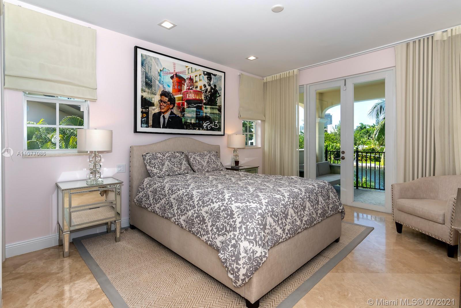 GOLDEN BEACH SEC E - Residential