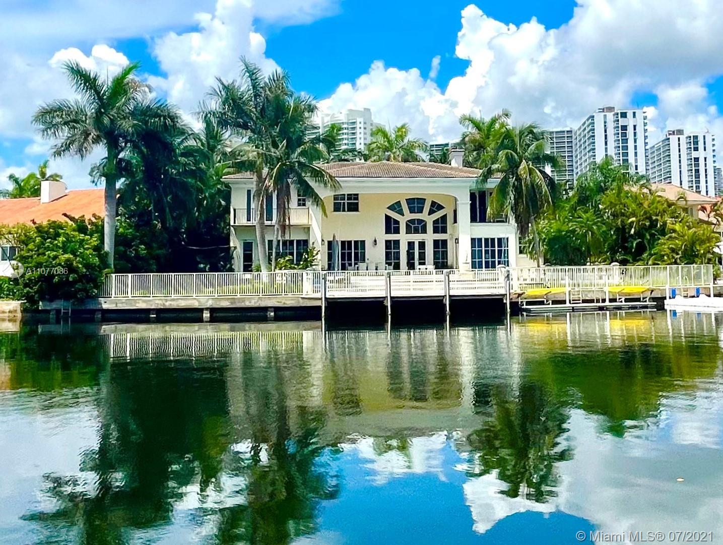 GOLDEN BEACH SEC E - Residential