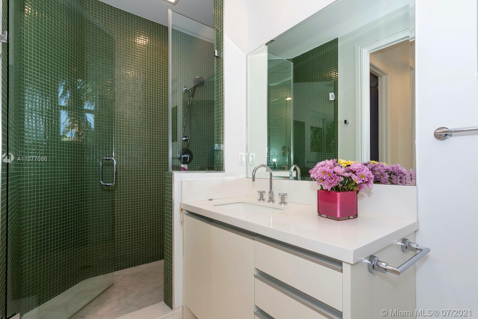 GOLDEN BEACH SEC E - Residential