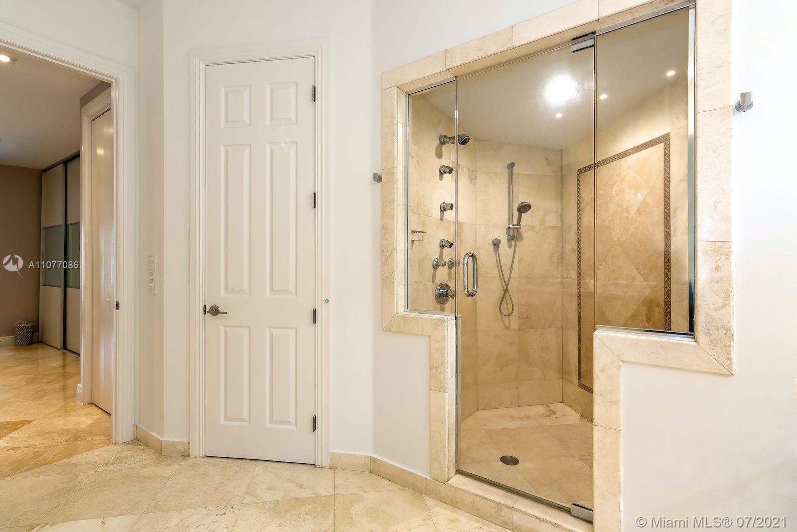 GOLDEN BEACH SEC E - Residential