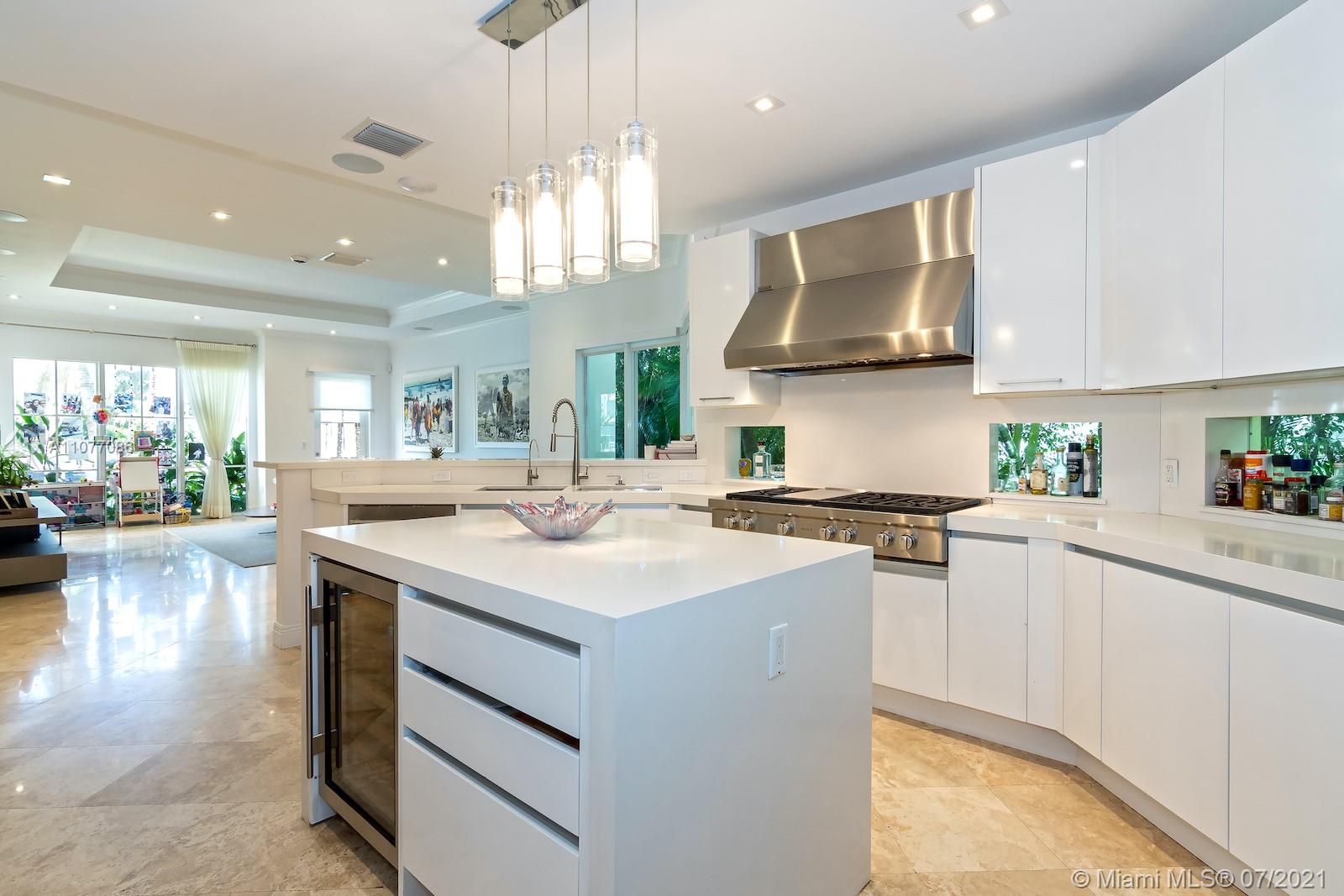 GOLDEN BEACH SEC E - Residential