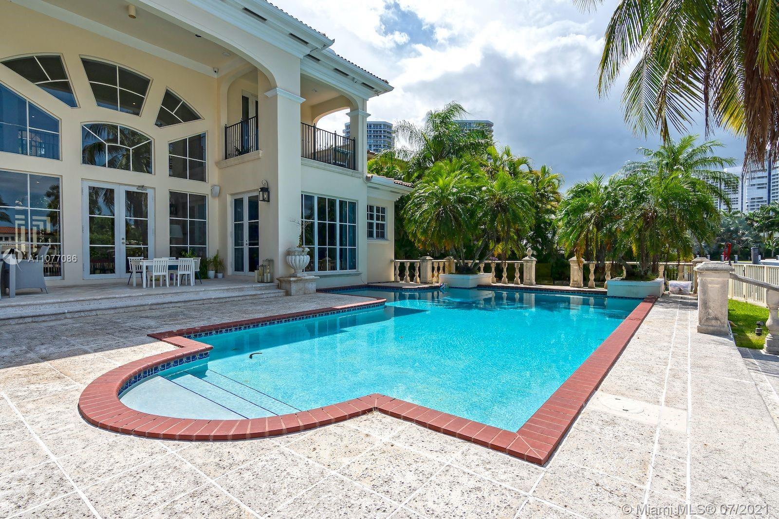 GOLDEN BEACH SEC E - Residential