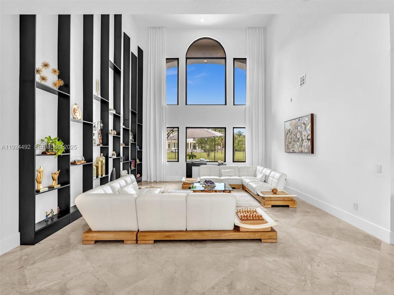 LAS ENTRADAS - Residential