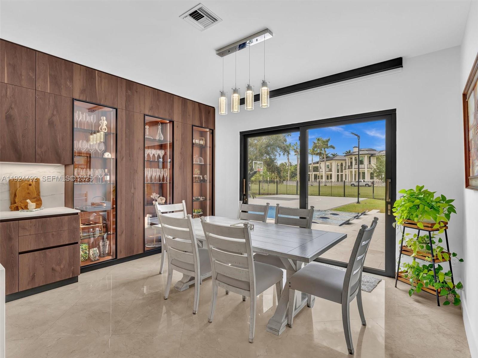 LAS ENTRADAS - Residential