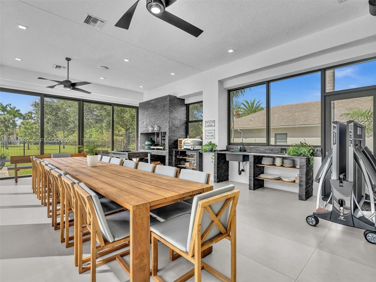 LAS ENTRADAS - Residential