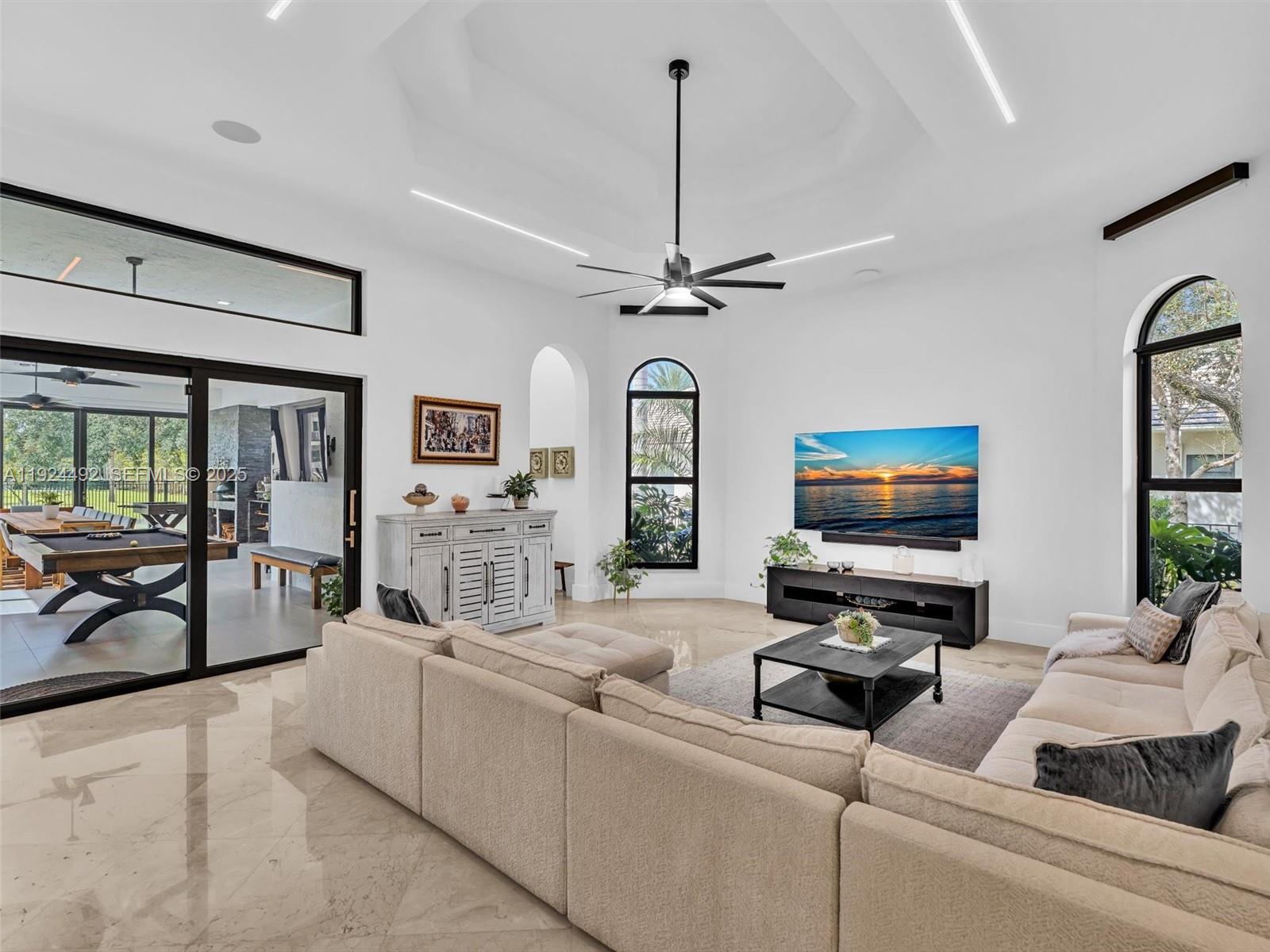 LAS ENTRADAS - Residential