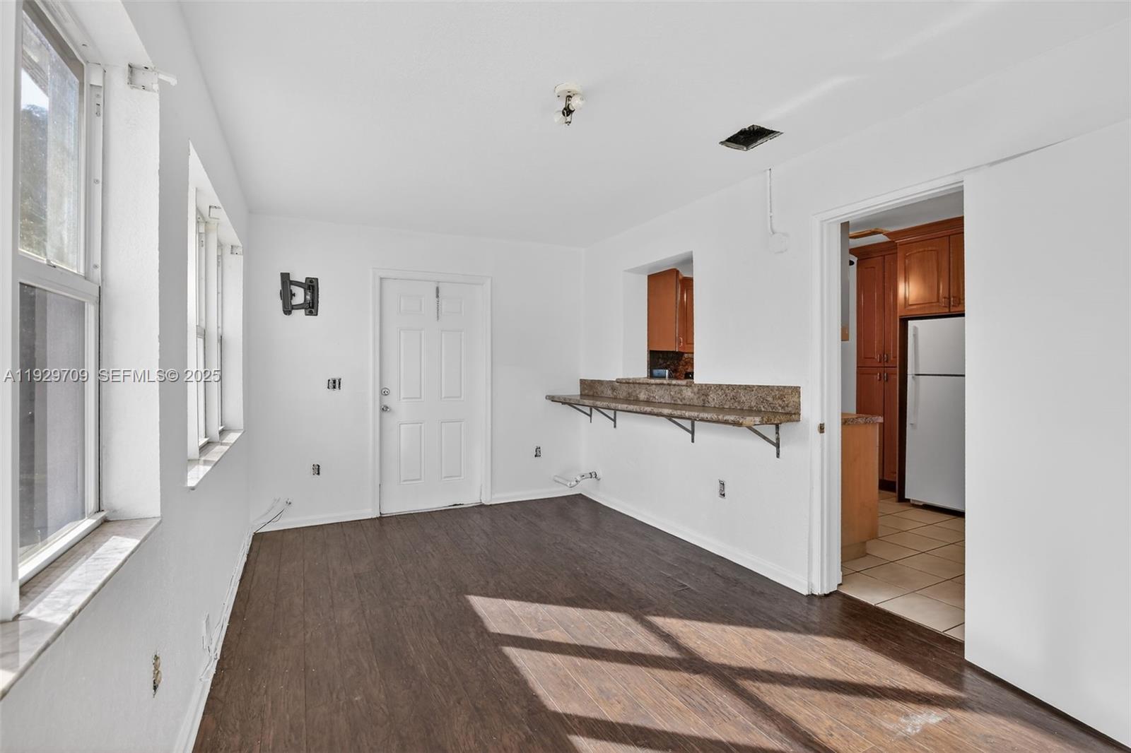 DRIFTWOOD PLAZA - Residential