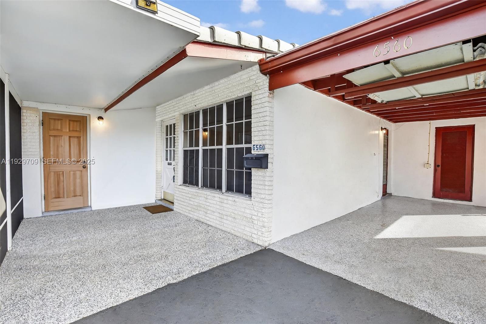 DRIFTWOOD PLAZA - Residential