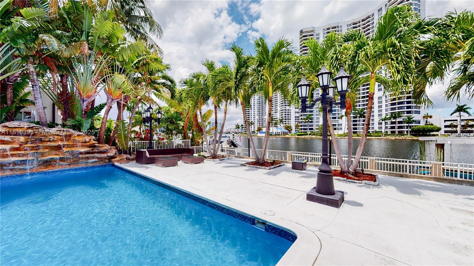 GOLDEN SHORES OCEAN BLVD - Residential
