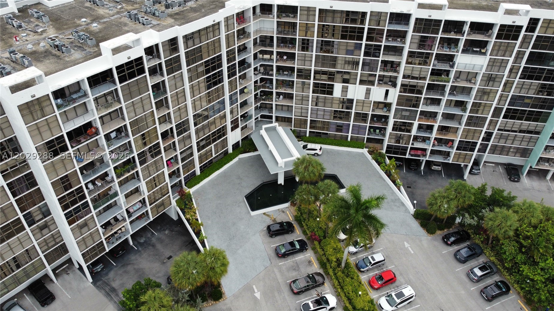 400 Leslie Dr 416