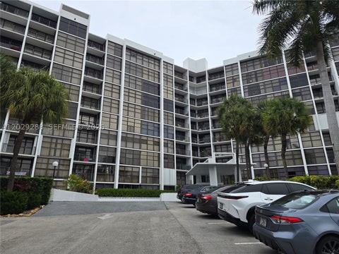 Photo of 400 Leslie Dr #416, Hallandale Beach, FL 33009 (MLS # A12029288)