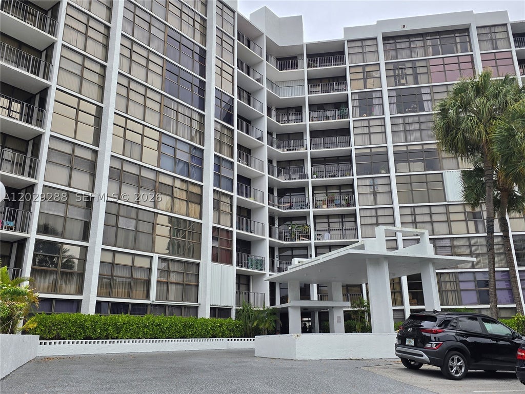 Photo of 400 Leslie Dr #416, Hallandale Beach, FL 33009 (MLS # A12029288)