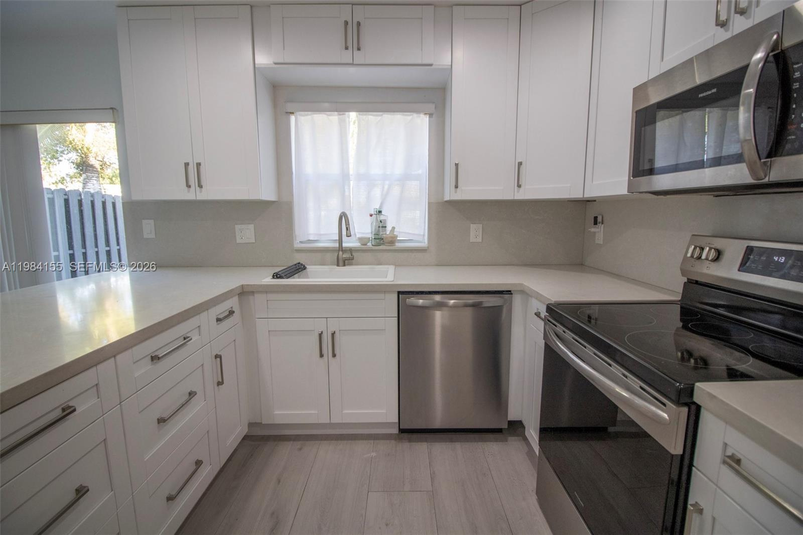 HAWKES BLUFF - Residential Lease