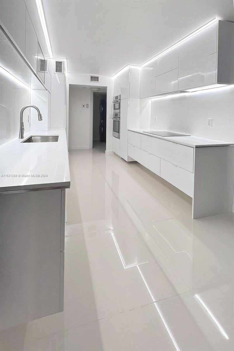 AQUARIUS CONDO - Residential