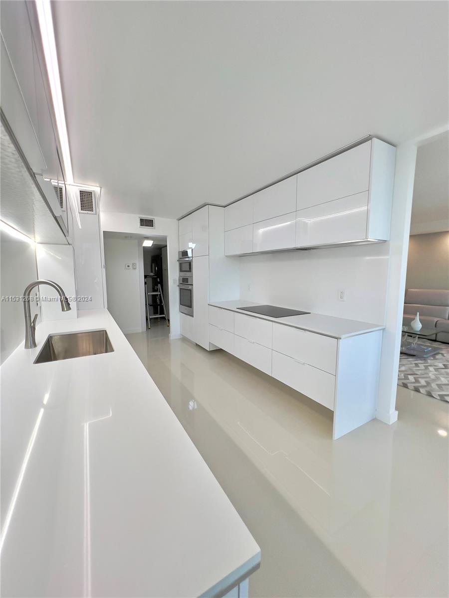 AQUARIUS CONDO - Residential