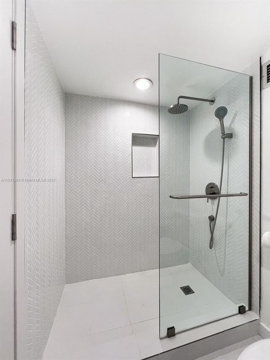 AQUARIUS CONDO - Residential