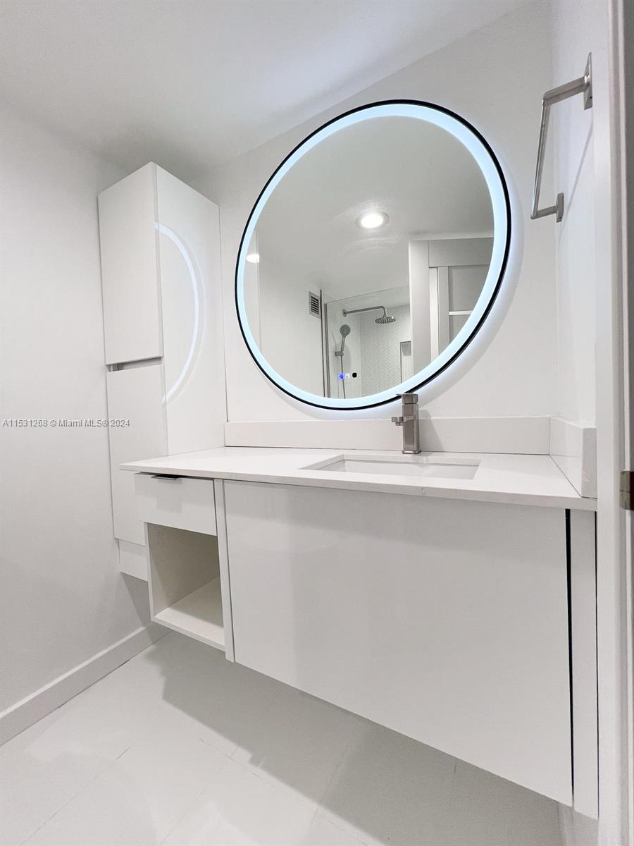 AQUARIUS CONDO - Residential