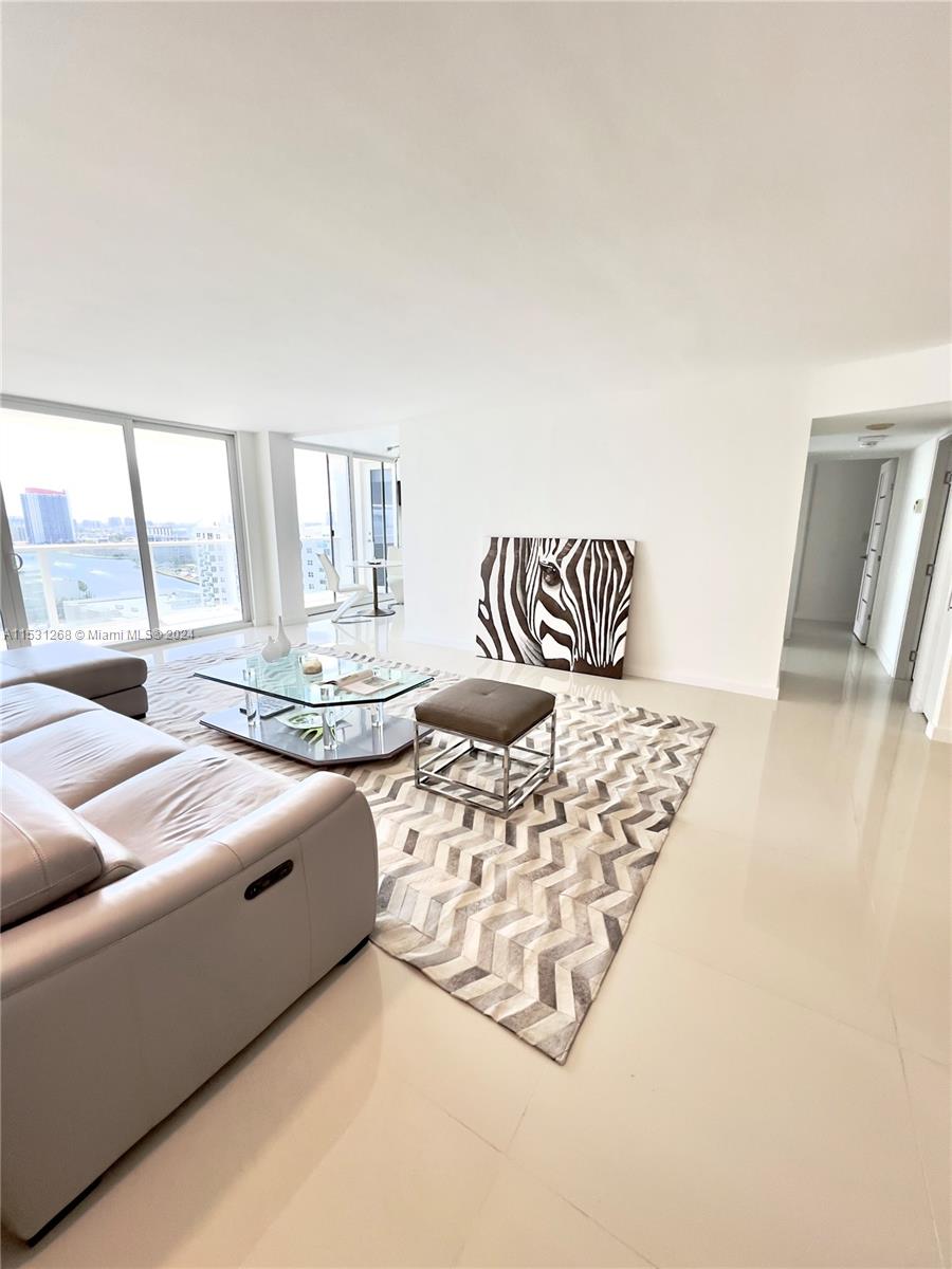AQUARIUS CONDO - Residential