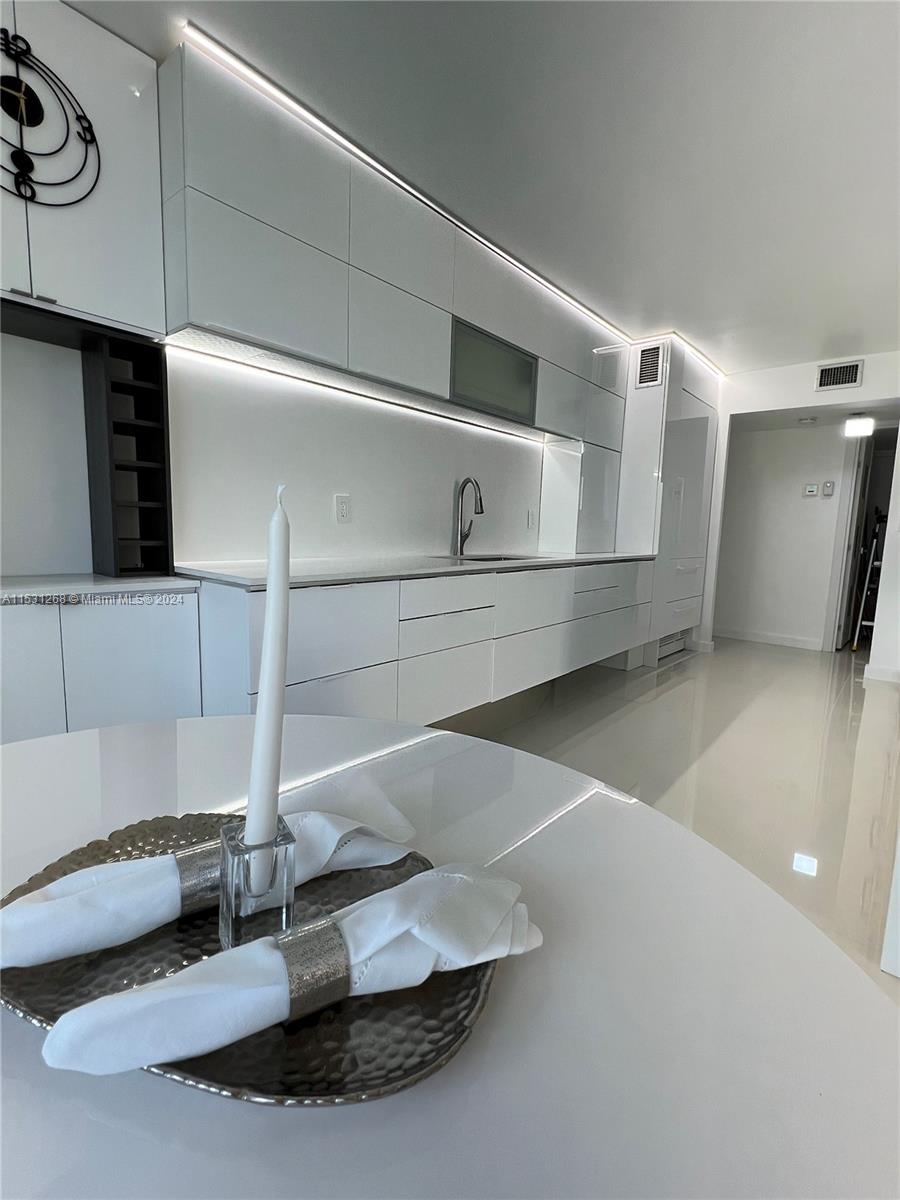 AQUARIUS CONDO - Residential