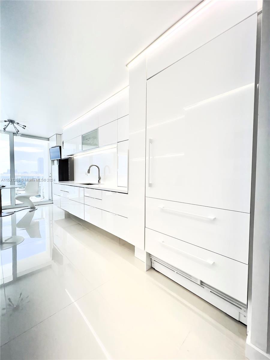 AQUARIUS CONDO - Residential