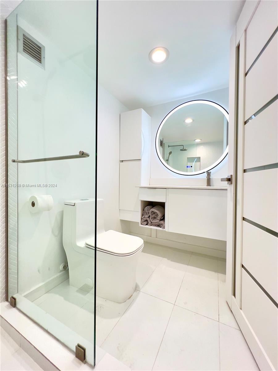 AQUARIUS CONDO - Residential