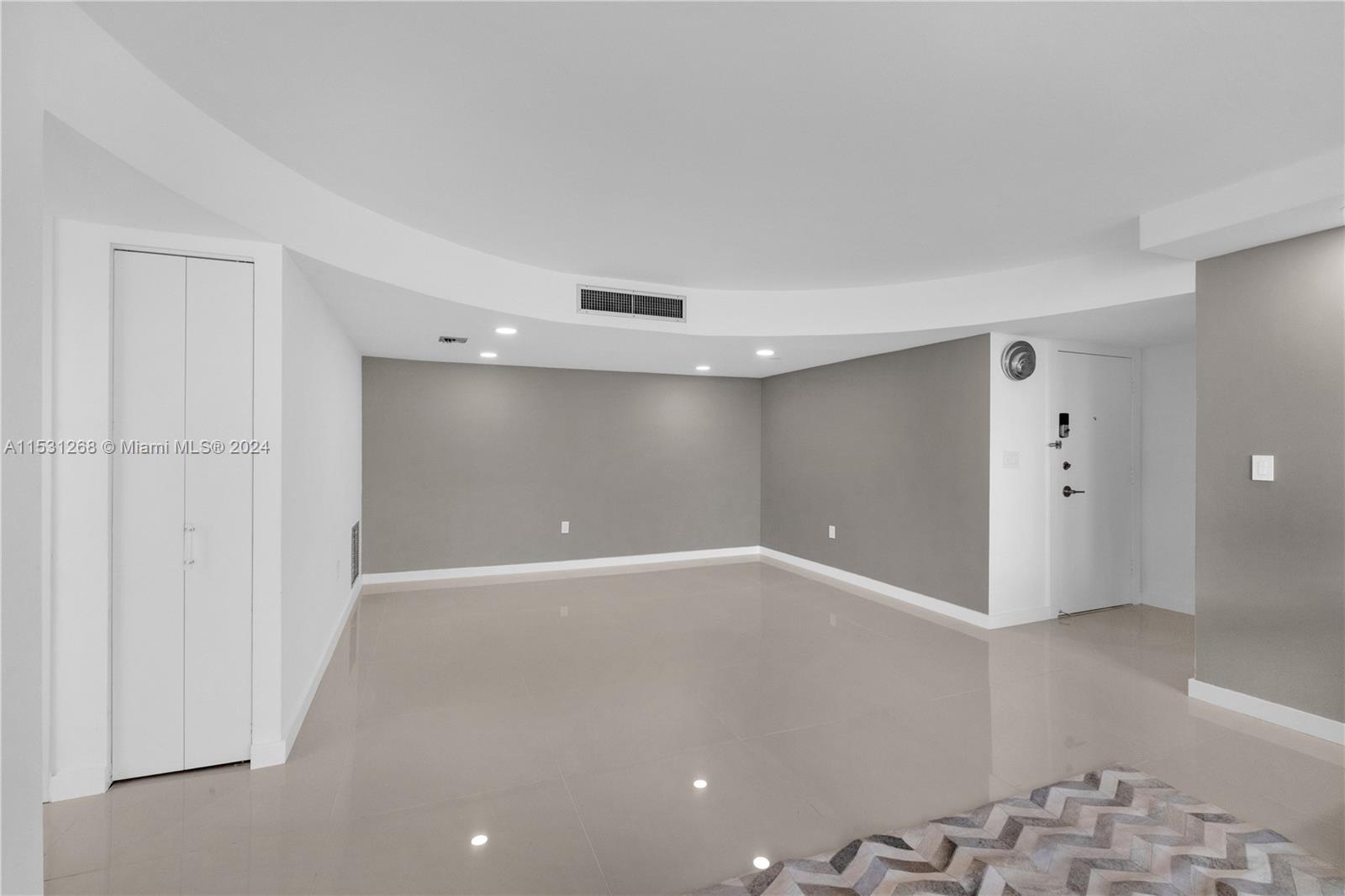 AQUARIUS CONDO - Residential