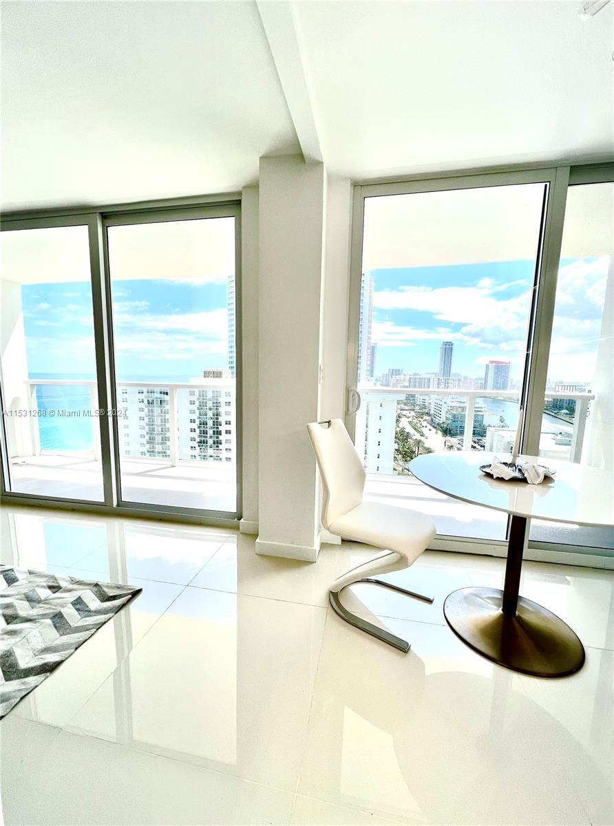 AQUARIUS CONDO - Residential