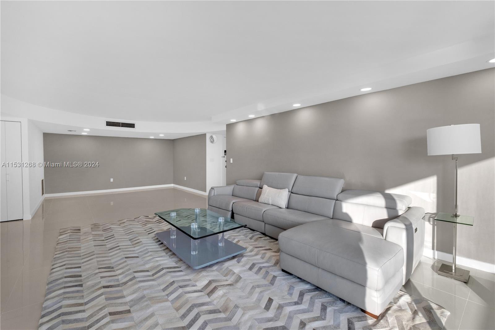 AQUARIUS CONDO - Residential