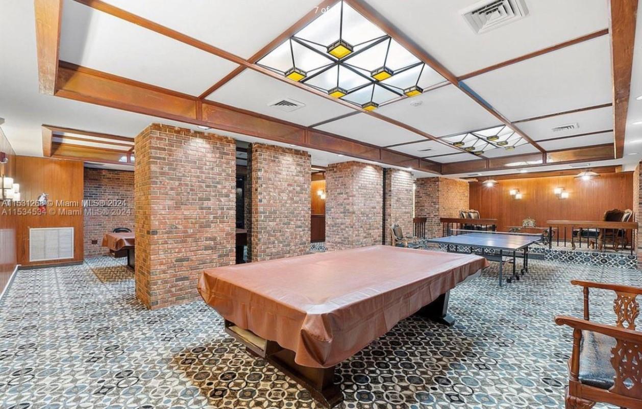 AQUARIUS CONDO - Residential