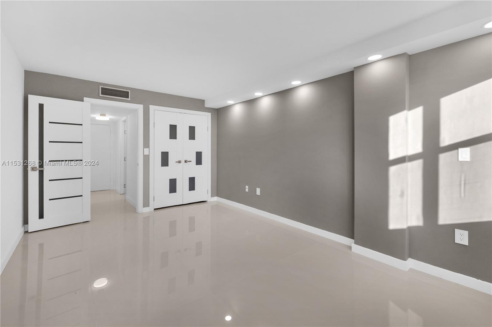 AQUARIUS CONDO - Residential