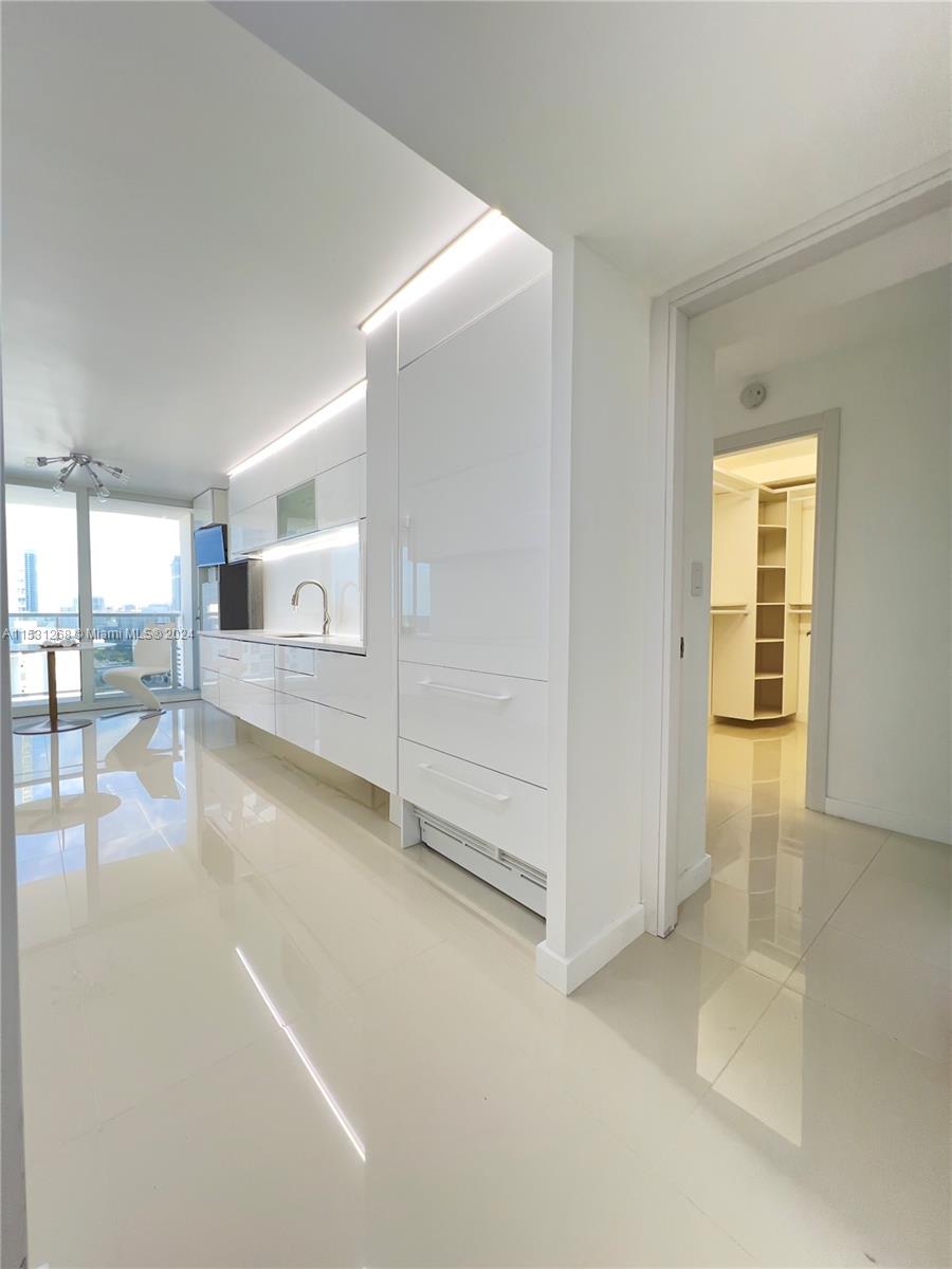 AQUARIUS CONDO - Residential